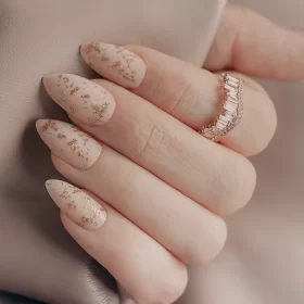 NAIL ART