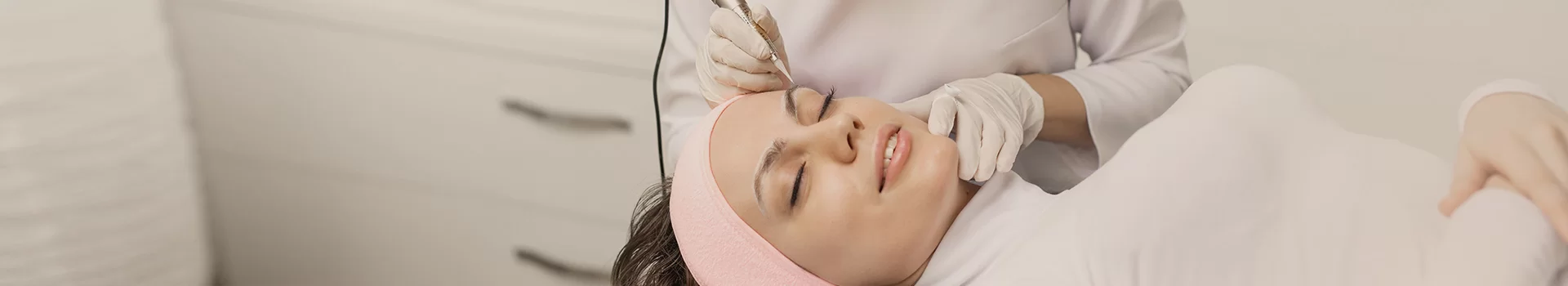 BROW AND LASH STYLING